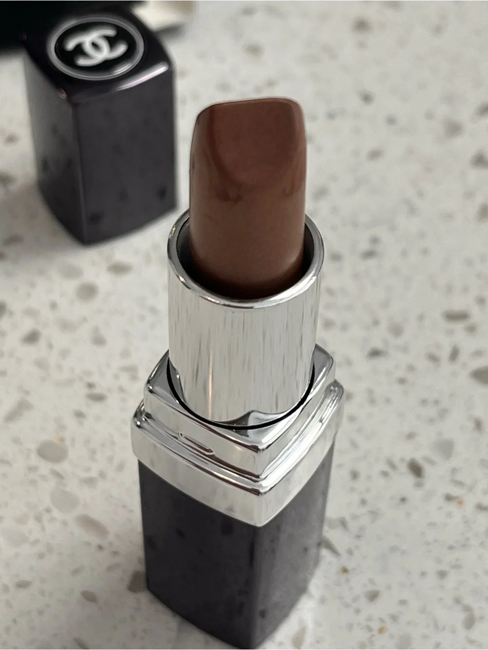 CHANEL Infrarouge WhisperLight Lipstick 21 Jungle - Pink